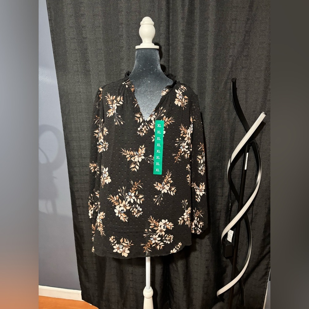 Hilary Radley Black and Tan Floral Top - Picture 7 of 9